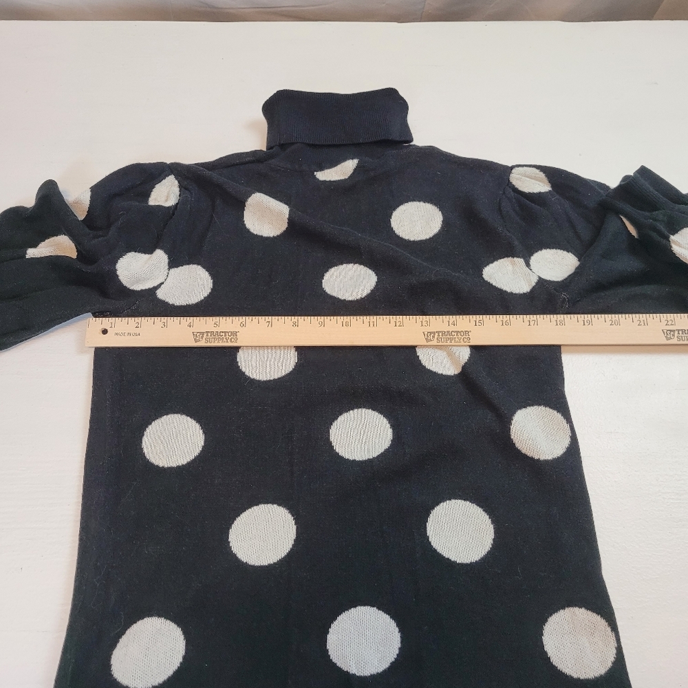 Black And White Turtleneck Sweater - Picture 6 of 7